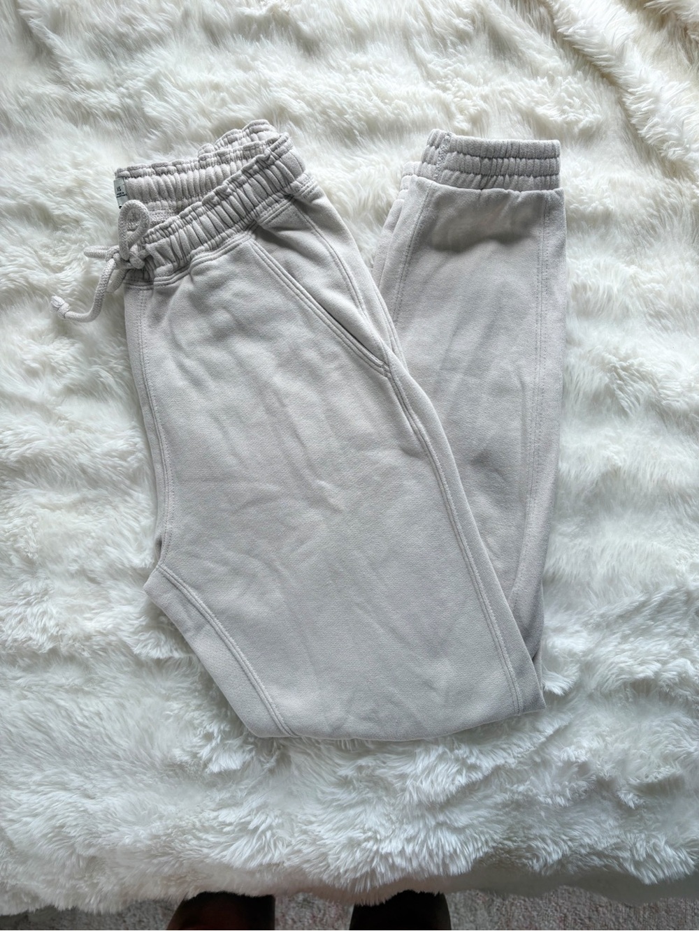 Abercrombie & Fitch Women’s Cream Drawstring Joggers - Picture 2 of 5